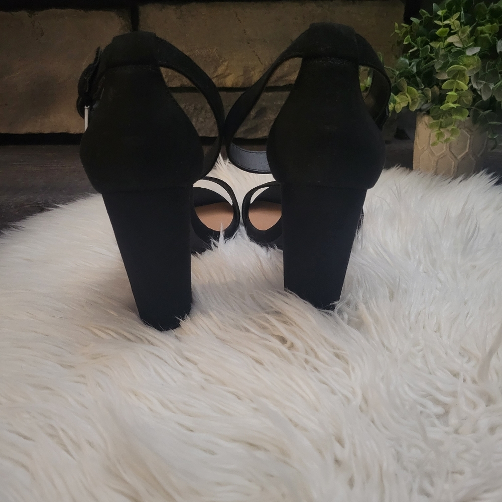 TORRID TWO STRAP TAPERED HEEL SANDAL SIZE 8.5 WIDE - Picture 5 of 12